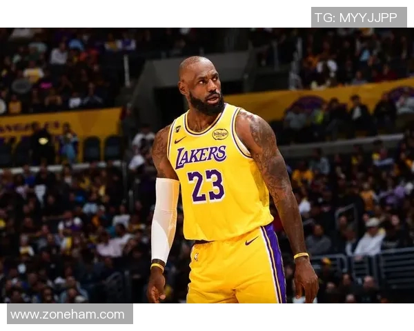 詹姆斯晒昨日练习高尔夫片段:我们是否很疯狂?也许吧